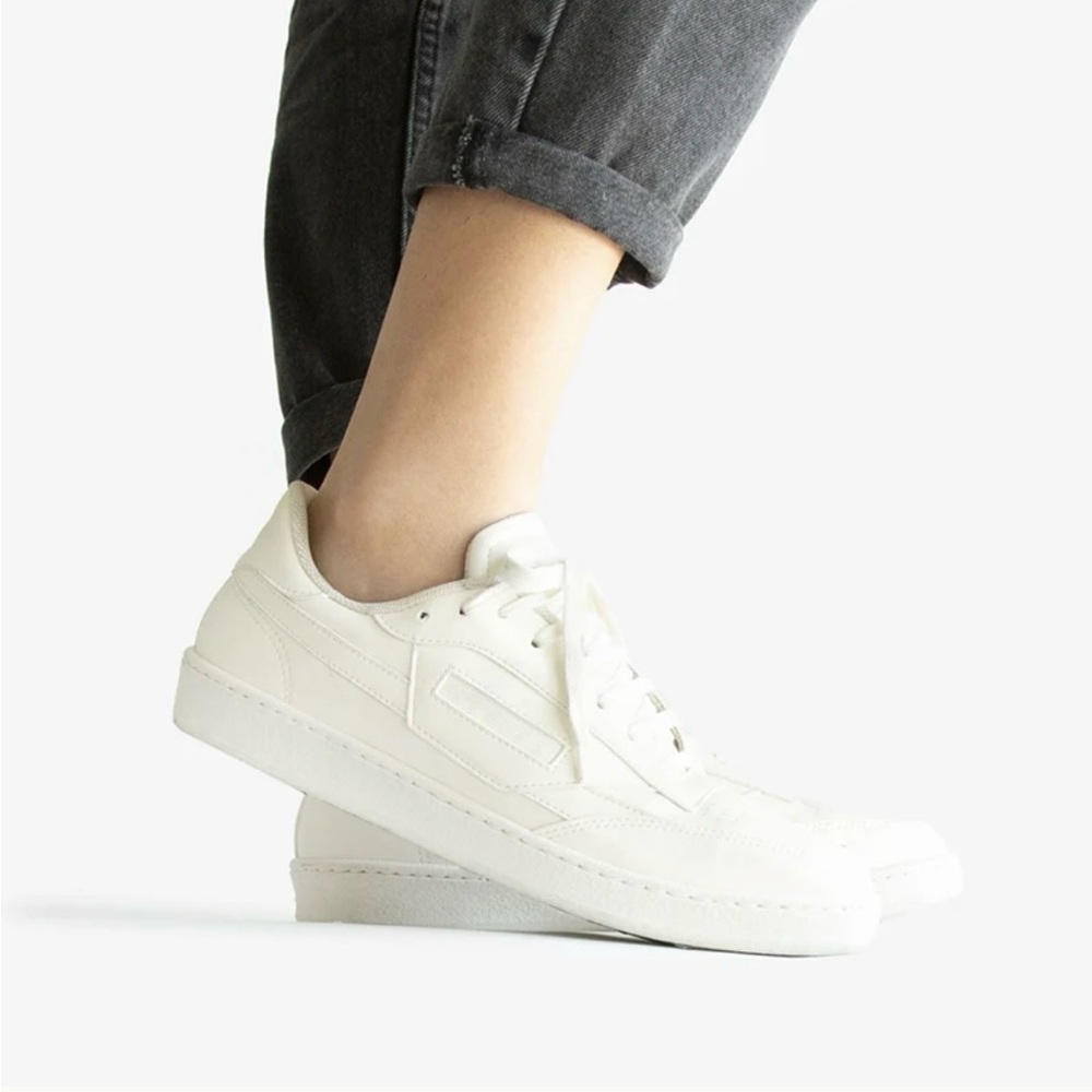 NIB Oliver Cabell Women’s Sneakers